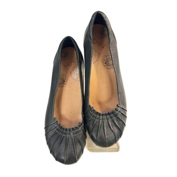 Taos Calypso Black Leather Ruched Ripple Slip On Shoes US 7.5 - Picture 1 of 6